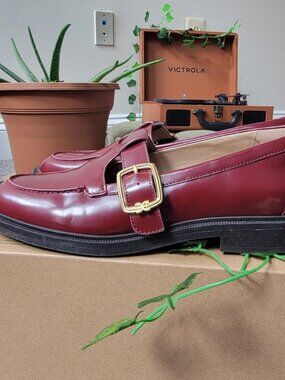 new Sam Edelman Elaina t-strap red loafers gold buckle size 7M (retail $140)